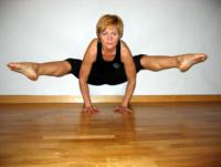 йога упражнения
